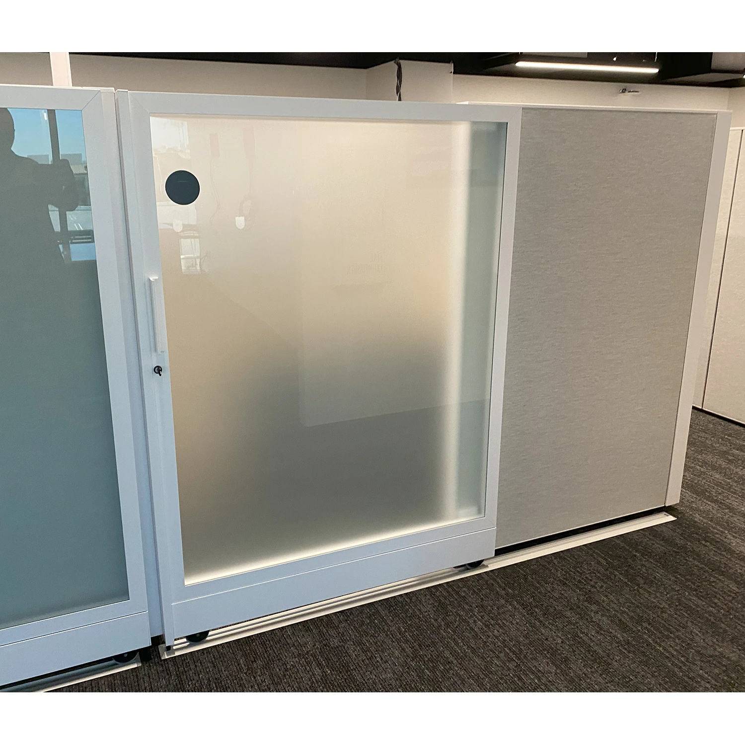 7×5 Knoll Dividends Used Cubicle W Sliding Door, Gray – Sold In Pods 1 7×5 Knoll Dividends Used Cubicle W Sliding Door, Gray – Sold In Pods