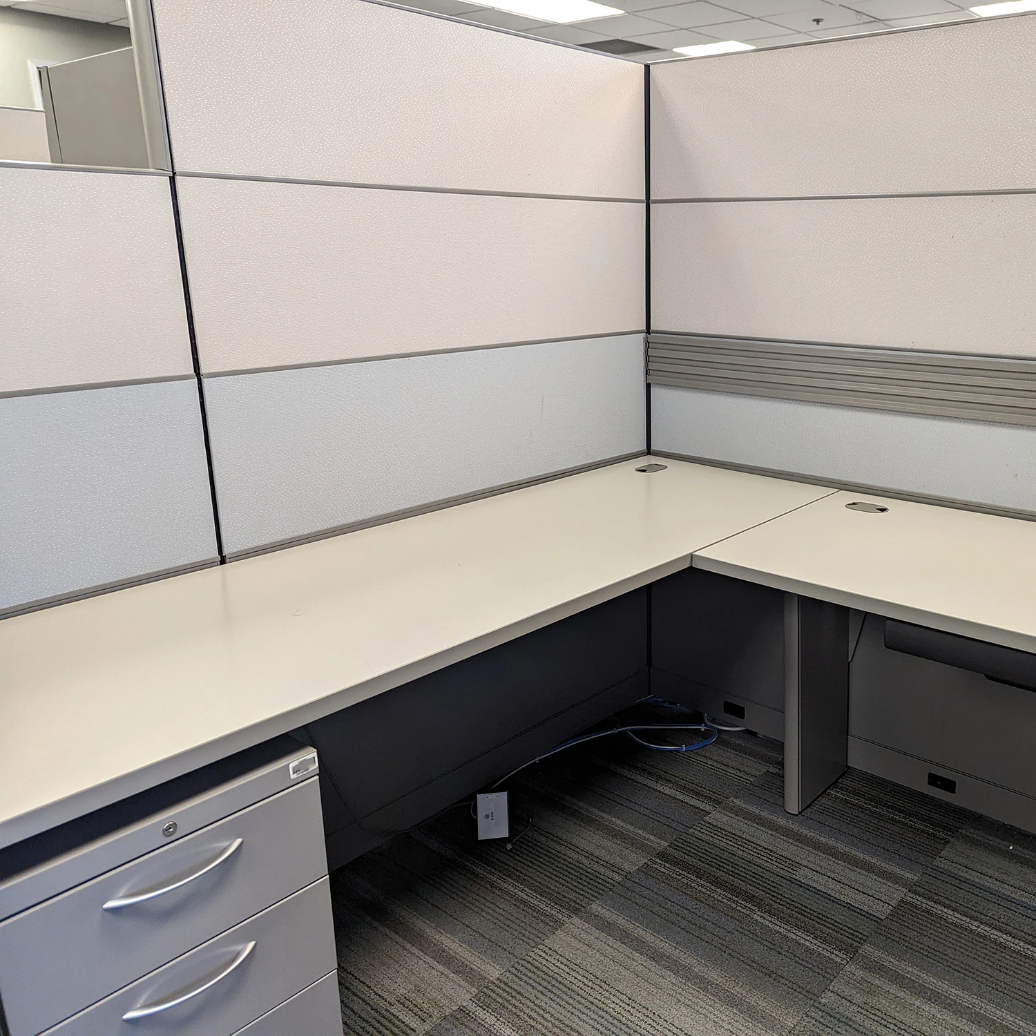 8×6 Allsteel Used Cubicle, Gray, Tan And Blue – Sold In Rows 9 8×6 Allsteel Used Cubicle, Gray, Tan And Blue – Sold In Rows - Image 9