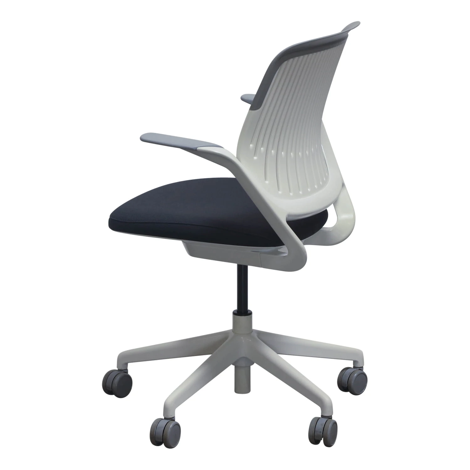 Steelcase Cobi Used Mesh Back Conference Chair, Red 3 Steelcase Cobi Used Mesh Back Conference Chair, Red - Image 3